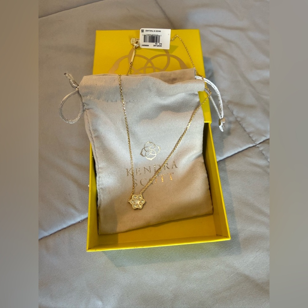 NWT Kendra Scott Snowflake Opal Necklace